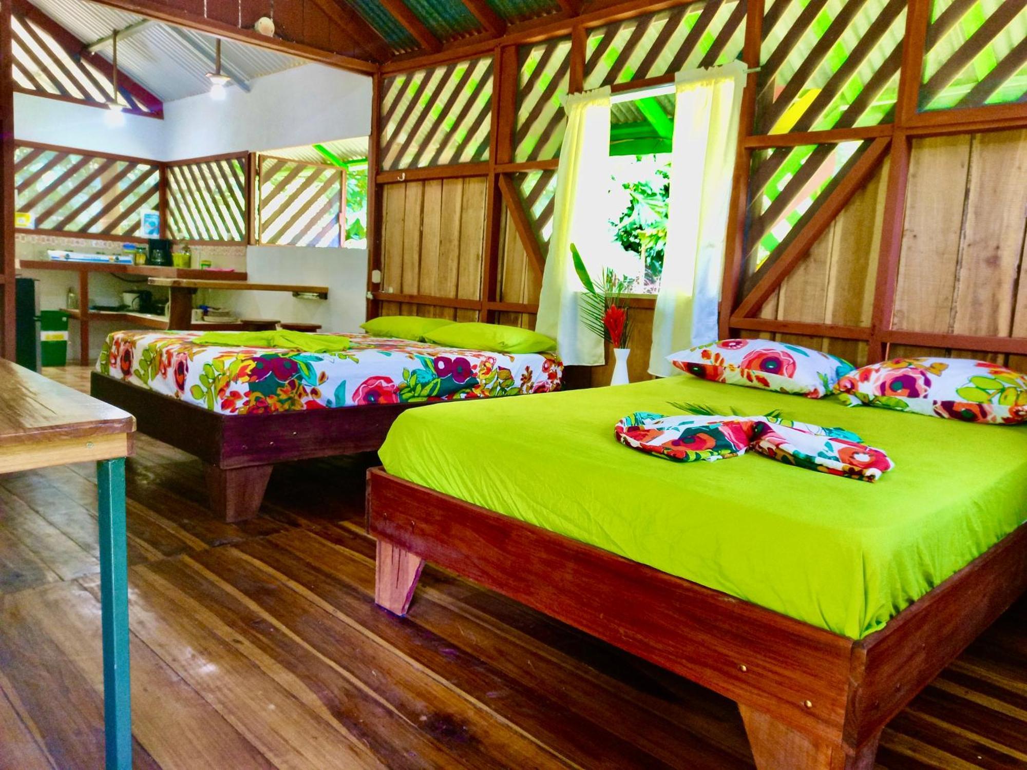 Alouatta Lodge And Canopy Cahuita Exterior foto